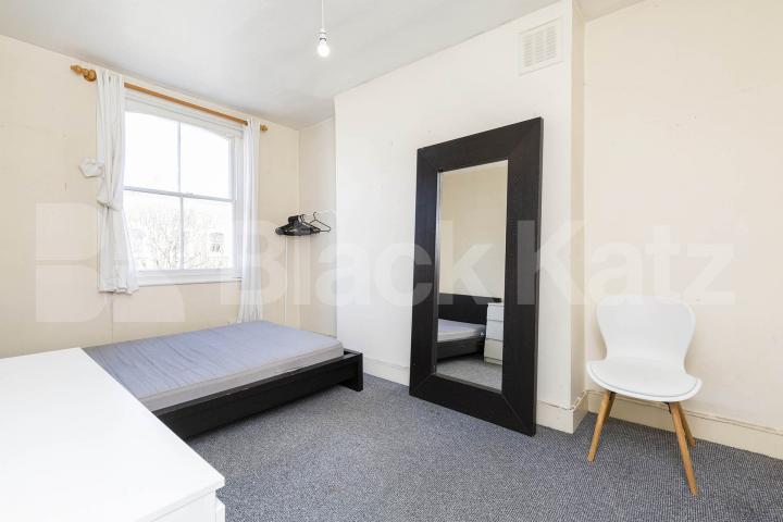 4 bedroom 2 bathroom maisonette with private garden Northchurch Road, Islington